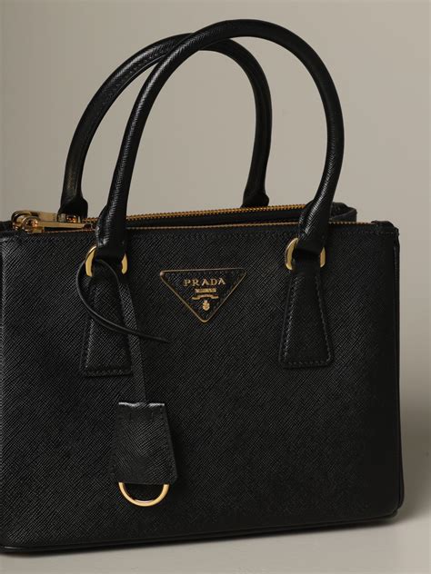 prada borse a mano 2014|bolsas de prada mujer.